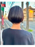 洗練された丸みのある大人ボブ