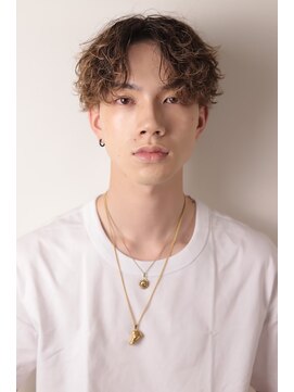 ソレイユトウキョウシブヤ(SOLEIL TOKYO shibuya) メンズセンターパート波巻きパーマ