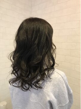 ドール 阪急高槻(DOLL) 暗髪透け感カーキアッシュ