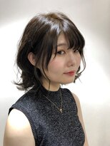 サロン ド ビューティー ラ デュース&nbsp;人気の髪型　外ハネゆるふわグレージュ風アッシュ