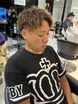 アイズ 海老名(AIZU) アップバング ツイストスパイラルパーマ ブリーチパーマ 眉毛