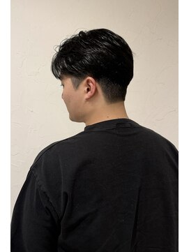 ファム(FAM) メンズパーマ　ツーブロック　センターパート　代官山　中目黒