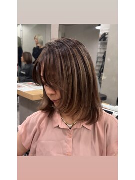 レディアル 大宮(REDEAL ope.) レイヤーカット/白髪ぼかし