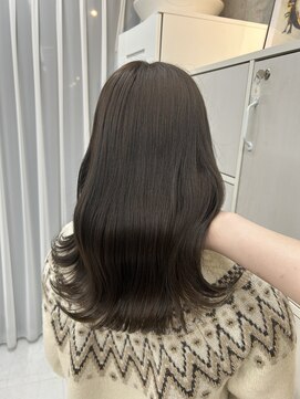 ロエ(LOE) ナチュラルなオリーブベージュ！