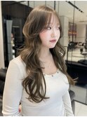 レイヤーカット×オリーブグレージュ