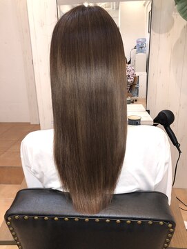 アコンプリッシュ 代官山 恵比寿(accomplish) プラチナミネコラ