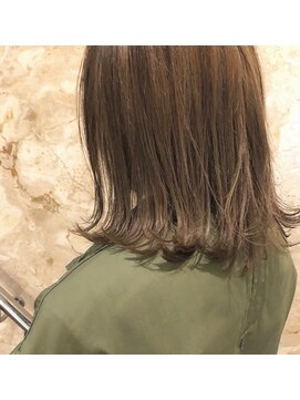 エル(EL by green) [ＡＫＩＫＯ]アッシュベージュ×外ハネボブ☆0112327997