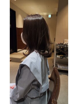 フルショウ 梅田(FURUSHO) ミディアム/グレージュ/外ハネ/バングレス