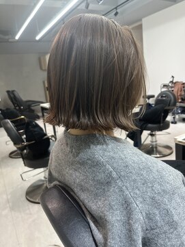 ルネ 北千住(Renee) スウィングボブ_ ダークアッシュチェリーブラウンフェミニン