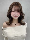 C54ミディアムレイヤーカットくびれ巻きブリーチなしベージュ
