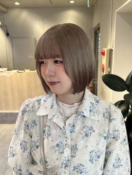 ヘアーアンドメイク ビス(HAIR&MAKE bis) ベージュカラー