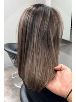 エミーバイモアムー(Emmie byMoremuu)&nbsp;【RYUKI】大人バレイヤージュ