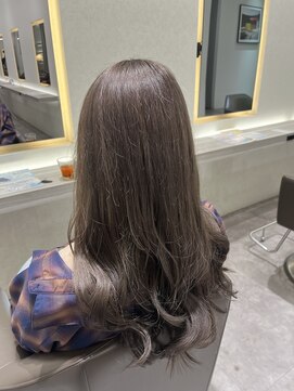 ベージュカラー