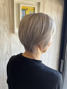 アジュ(aju)の写真/おしゃれを諦めたくない大人女性へ☆髪質改善で、ただ染めるだけじゃない輝きを一人一人に♪