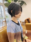 ショートヘア。