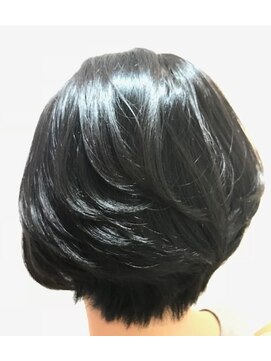 ヘアーアンドネイル ジェダイ(Hair&nails JEDI) 冬のジグザグショート/ボブショート