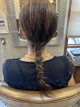 ラブリス(Luvliss) タイトポニー