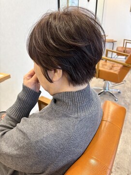 ヌニル(nunill) 小顔見え若見えショートxショートボブx白髪ぼかし