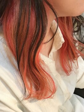 アティック(attic) ミディアム/ロング/レイヤーカット/ケアブリーチ/インナーカラー