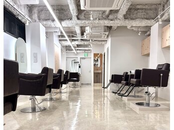 Melt 新宿 ブリーチ/髪質改善【メルト】