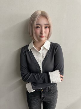 ティント 梅田(Tint) 【TOMOKI】ハイトーンボブ/ホワイトベージュ《大阪梅田駅》