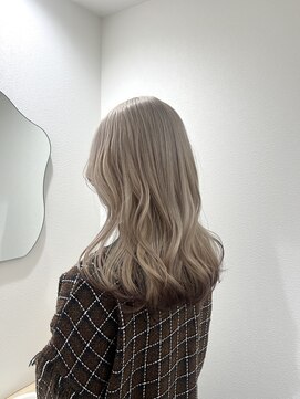 モニカ 栄店(MONIQA) ミルクティーベージュ×ブラウン