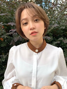 キビト(kibito) 柔らかベージュ×ブリーチダブルカラー×イメチェン小顔ショート