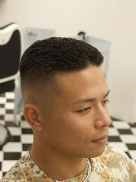 フランクス バーバー ウエストトウキョウ 吉祥寺店(FRANK’S BARBER WEST TOKYO) スパイキーショートブルーブラックフェザーパーマサーフカール