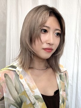 イルウィ(irwi) 【miku/ブリーチ】レイヤー/ミルクティーベージュ/ブロンド