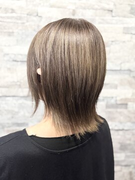 美艶ショートレイヤー × 髪質改善カラー