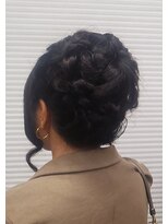 ヘアーアンドセルフサロン アキ(hair&self salon Aki)&nbsp;ドレスを着てパーティーに行くためにアップスタイル