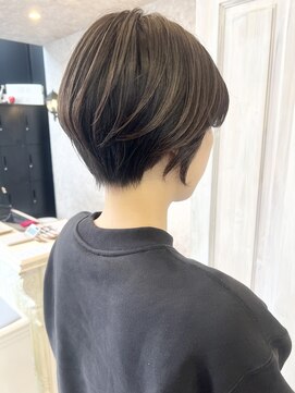 キャアリー(Caary) 福山市Caary20代30代40代50代引き締めふんわりショート小顔補正