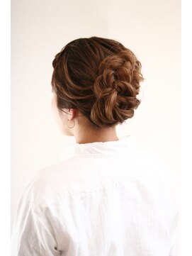 マチュレ 上野店(Mature) 【ヘアセット専門店Mature】三つ編みルーズアップ
