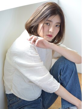 クラン(CLAN) ナチュラルにワンカール揺れるボブ