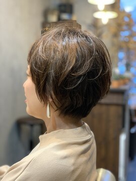 コネル ヘア アンド ハート(CONNEL HAIR And HEART) ショートレイヤーボブ