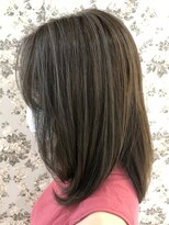 ルシエル バイ カトレアグループ(Le Ciel)&nbsp;コバルトブルーで深みのあるセミロングスタイル