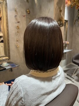 お花と犬と美容室 ミニボブ