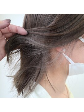 チェリーコーク(HAIR CHERRY COKE) ぱつボブ×インナーグレー