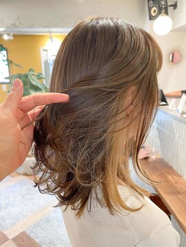 ムーン(moon) #グレーベージュ#レイヤーロング#アッシュカラ#アッシュブラック