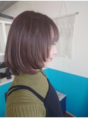 オリーブベージュ×レイヤースタイル