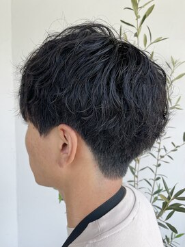 アルマ(ALMA) 波巻きスパイラルパーマ刈り上げマッシュ黒髪ツーブロック