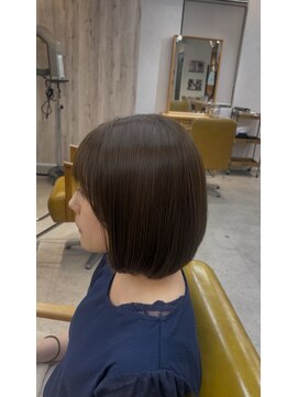 フォルメージ(formage) 結べるボブにヘーゼルベージュカラー