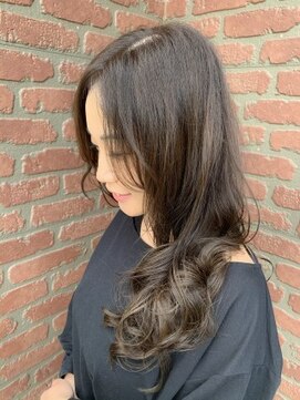 コノア スパーク(Conoah spark) 大人可愛いクリアグレージュ/フェザーバンク/ヘルシーレイヤー