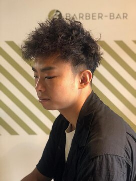 バーバーバー アカバネ(BARBER-BAR AKABANE) ツイストパーマスタイル【BARBER BAR】