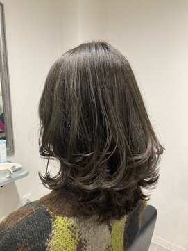 ガーベラ(gerbera) レイヤーカット×オリーブグレージュ♪