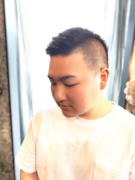 ランソ(RUNSO) 20代・30代/刈り上げルードスタイル/アッシュブラック