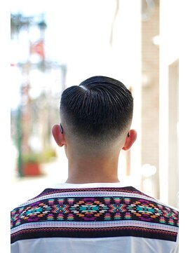 キングスマン トーキョー 国分寺(KINGSMAN TOKYO) アップバング/ツーブロック/スキンフェード[国分寺/国分寺駅]