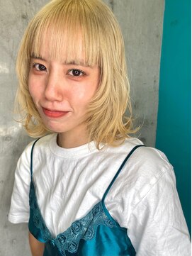 ドアベルヘアリビング(Door Bell hair Living) レイヤーカット×ブロンドカラー