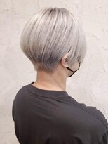 フロール(Flor)&nbsp;【flor 戸塚】*大人ショート＋シルバーホワイト*