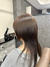 アティラン(Attirant) 【アッシュカラーウルフ】アッシュ系カラーウルフカット